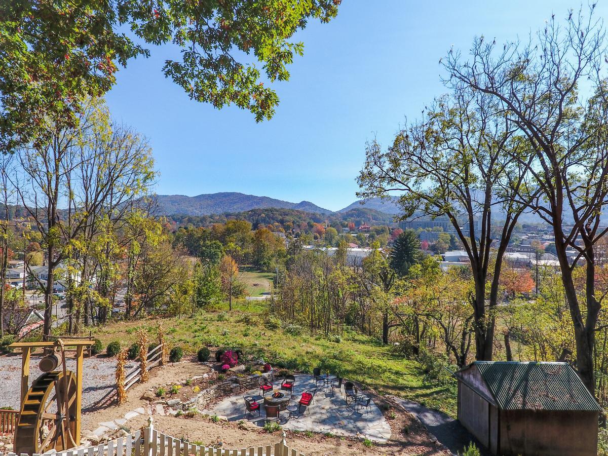 Oak Hill On Love Lane Bed And Breakfast Inn Waynesville Exterior photo